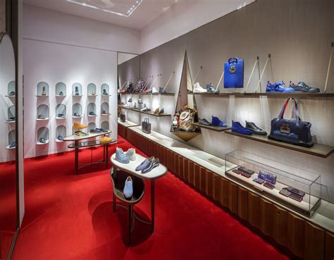 louboutin las vegas store.